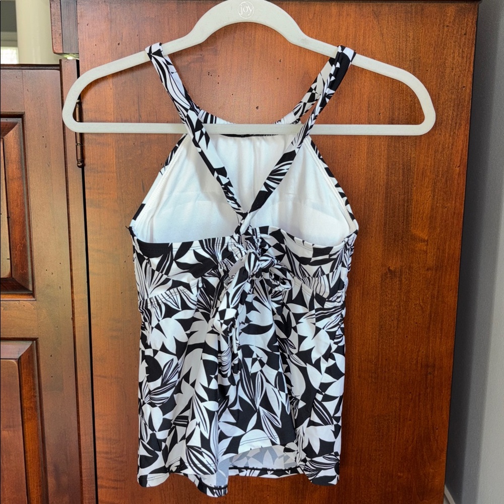 Shade & Shore Tunneled Halter Tankini Top - Picture 4 of 8